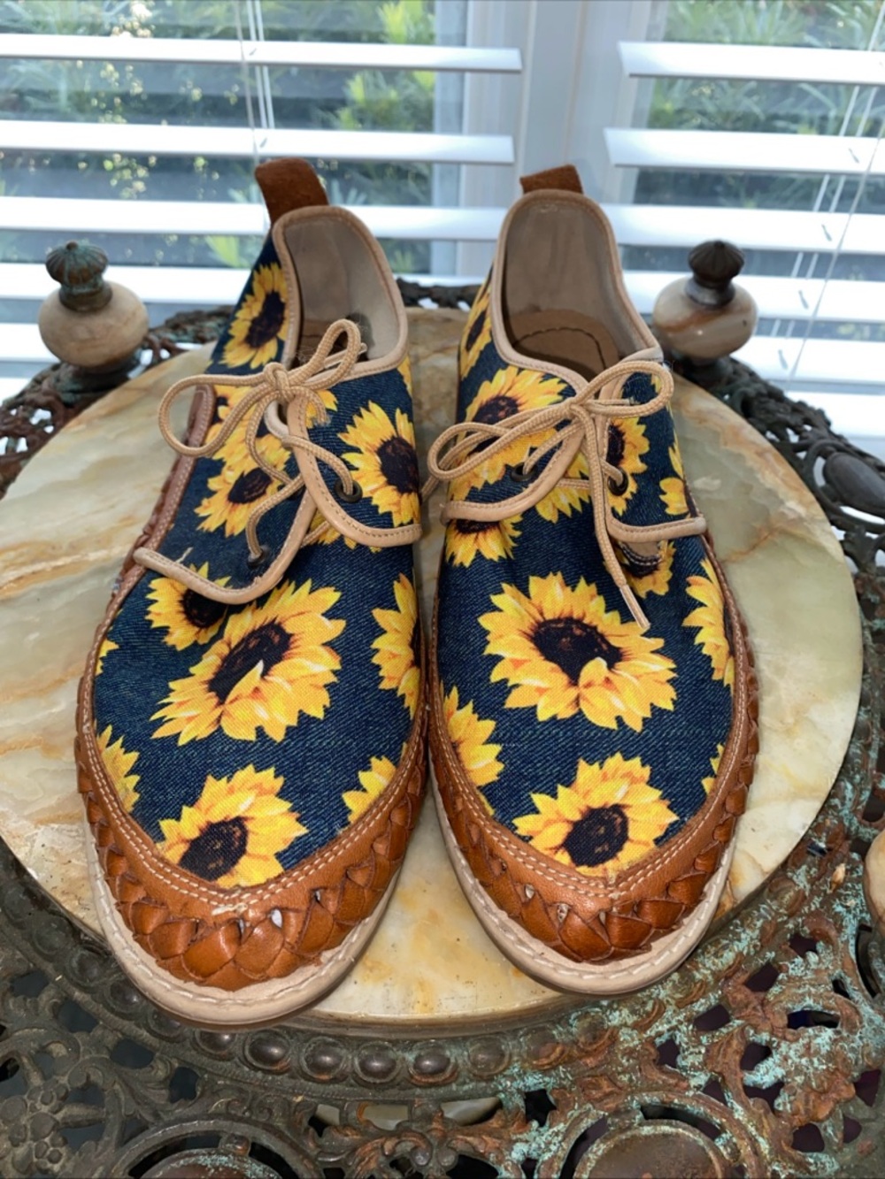 Akachi Sunflower Flat Lace Up Shoes artisanal Mexican Size 10 Women’s